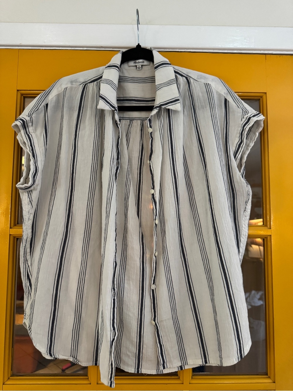 Madewell White and Navy Vertical Stripe Short-Sleeve Button-Down Shirt